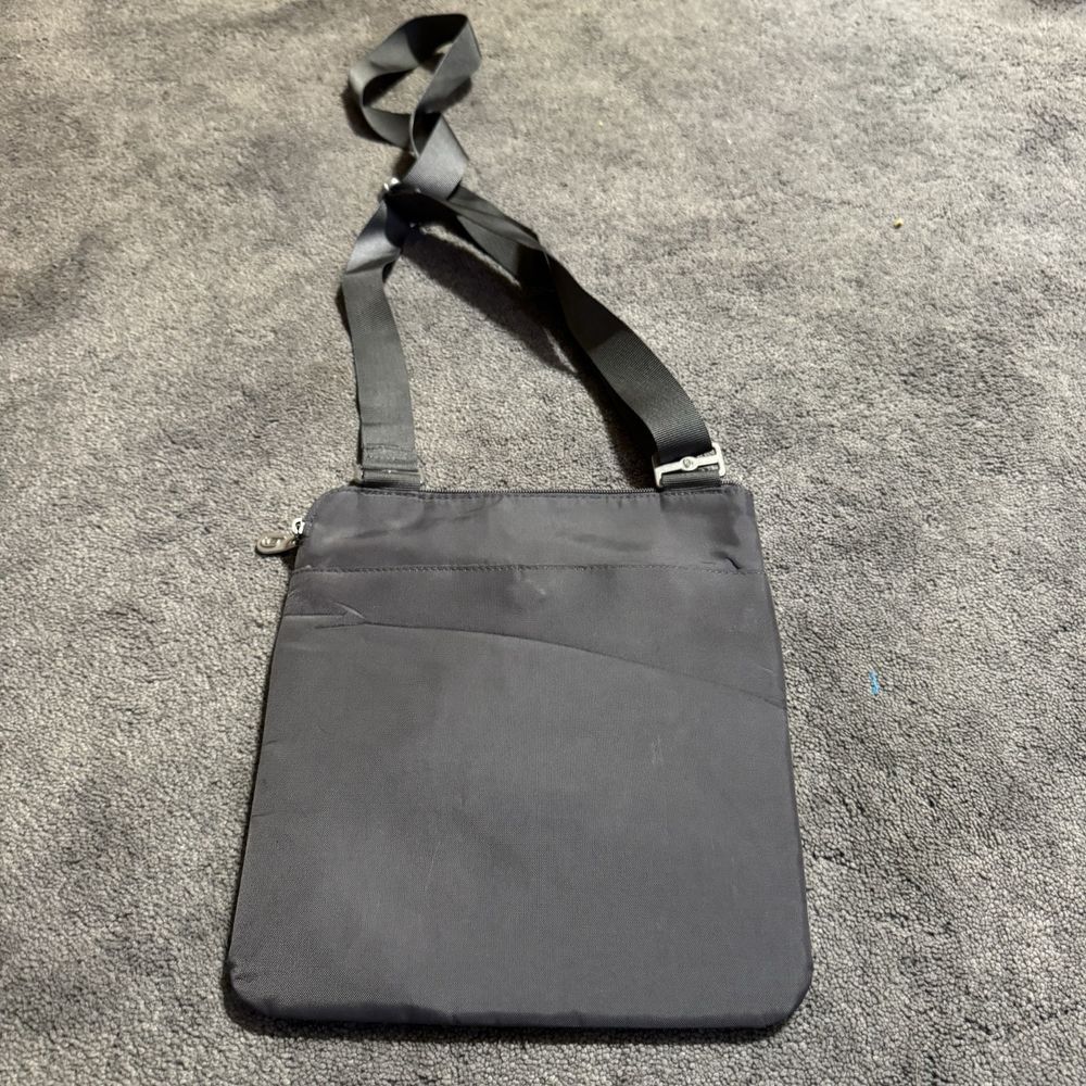 Baggallini Gray Crossbody Purse Bag Travel Nylon Water Resistant‎ - Picture 4 of 4